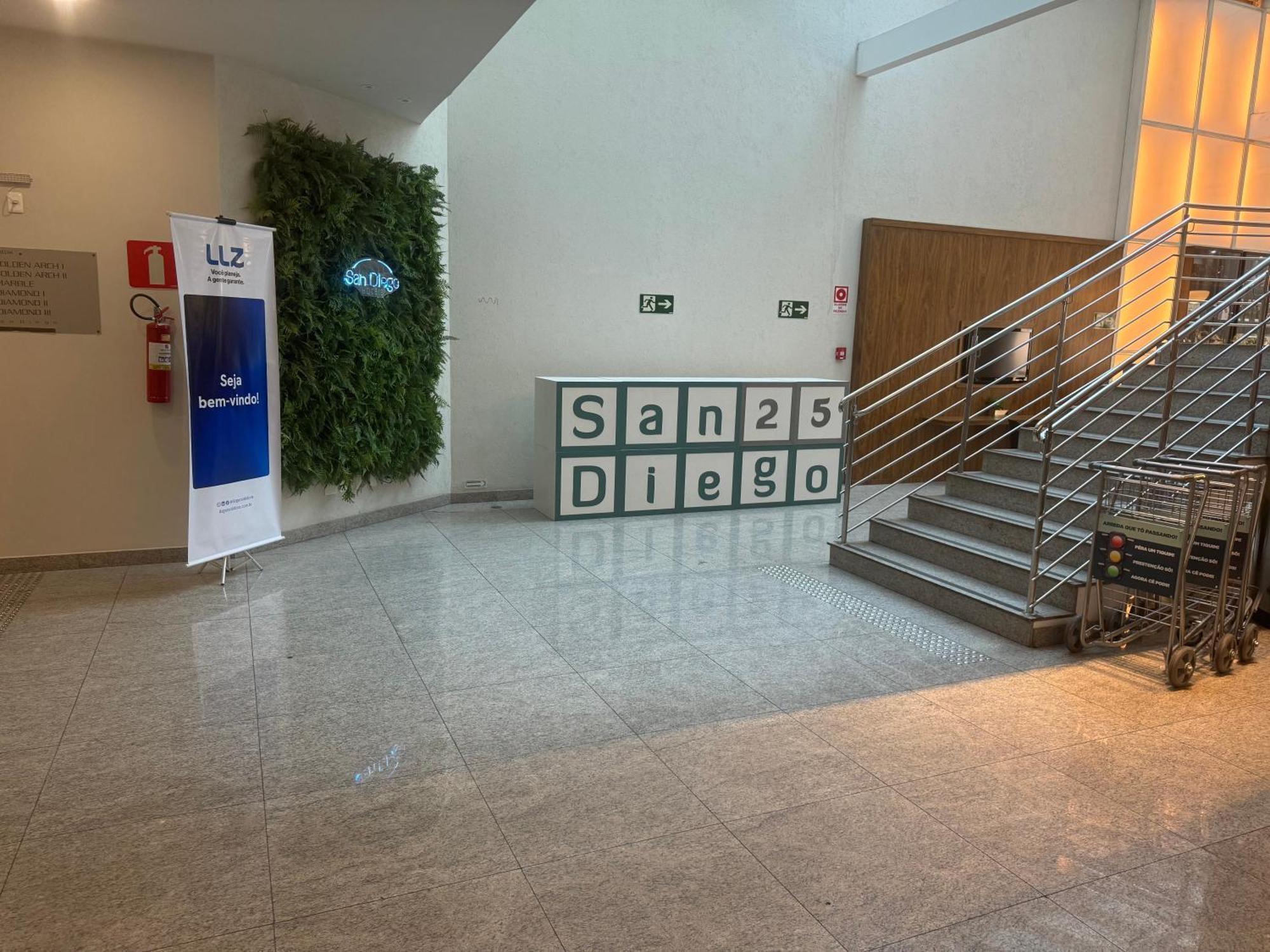 Apart-Hotel De Luxo Em Lourdes Belo Horizonte Eksteriør billede